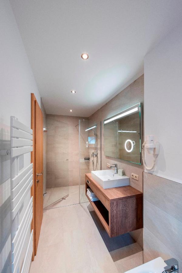 Manni Home - Rooms & Apartments Mayrhofen Bagian luar foto