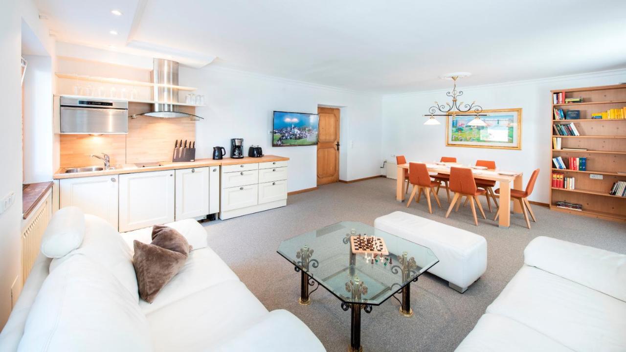 Manni Home - Rooms & Apartments Mayrhofen Bagian luar foto
