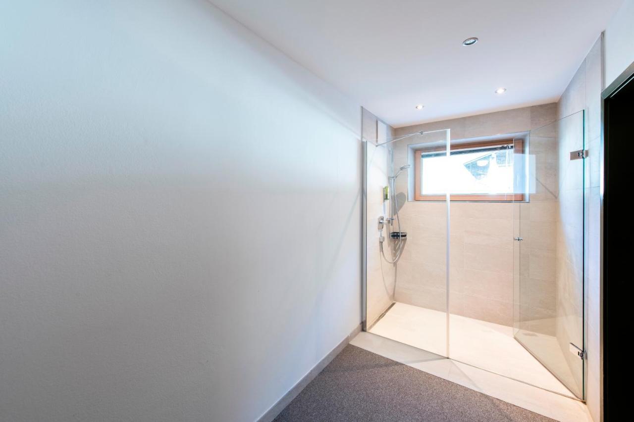 Manni Home - Rooms & Apartments Mayrhofen Bagian luar foto