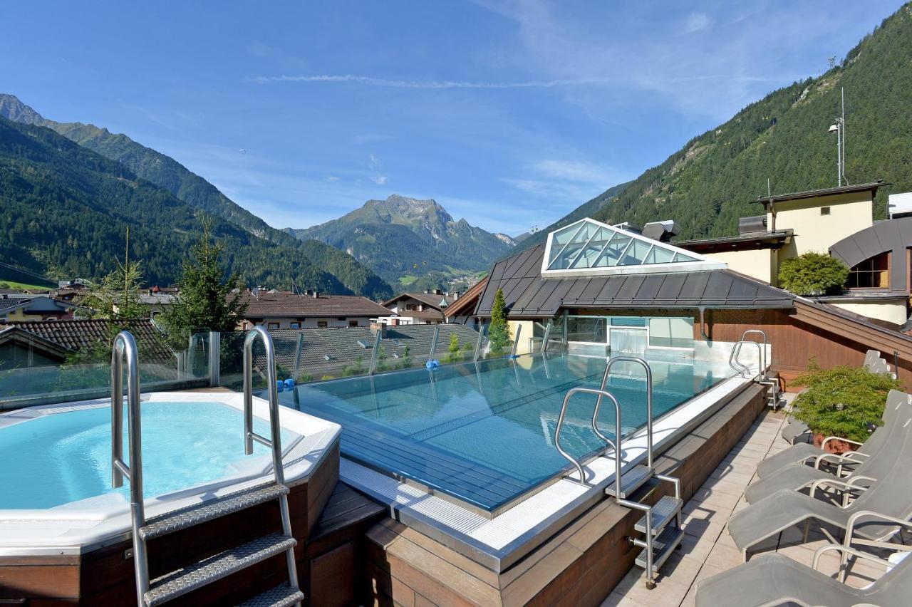 Manni Home - Rooms & Apartments Mayrhofen Bagian luar foto