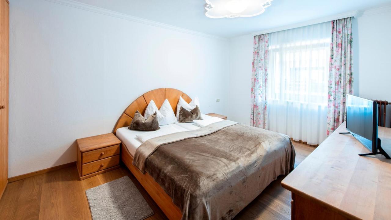 Manni Home - Rooms & Apartments Mayrhofen Bagian luar foto