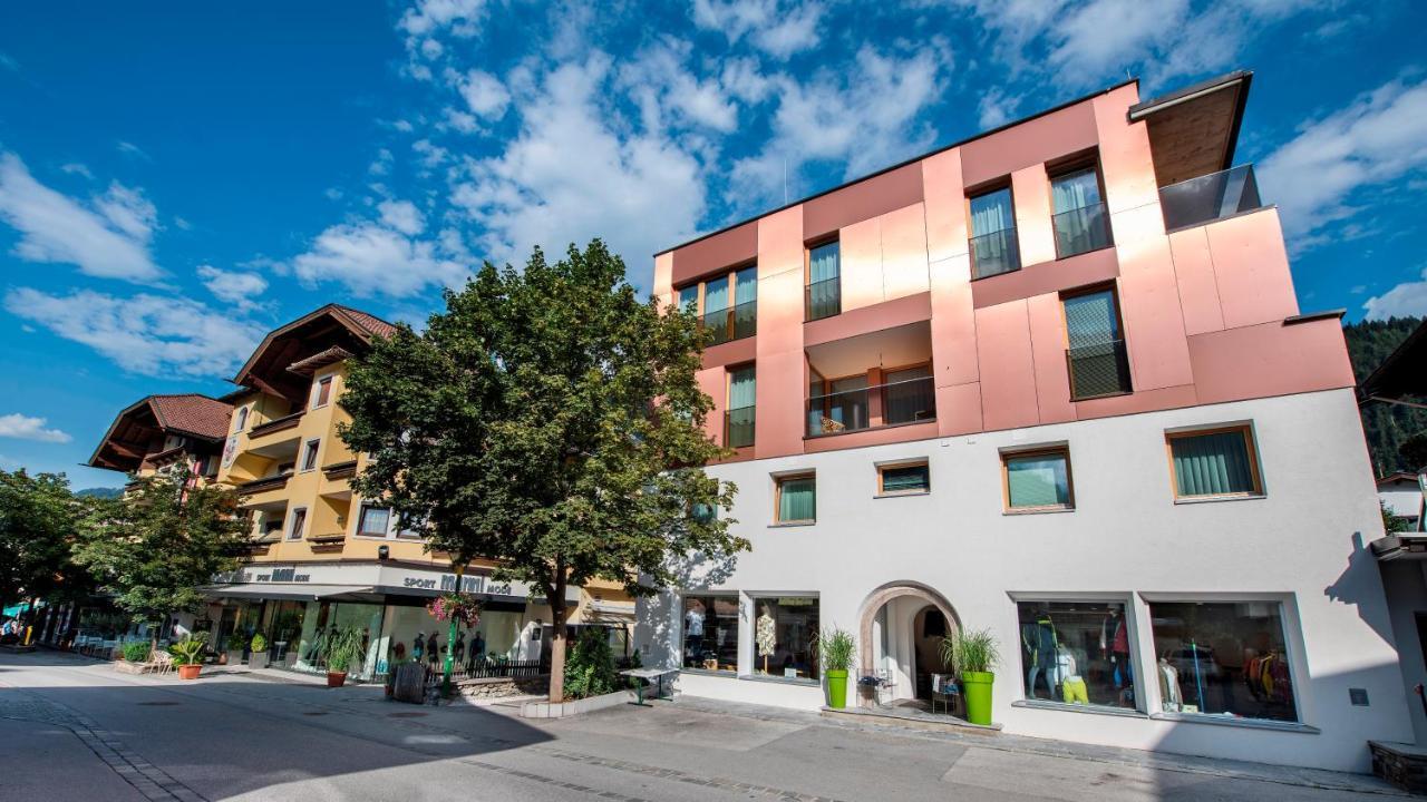 Manni Home - Rooms & Apartments Mayrhofen Bagian luar foto