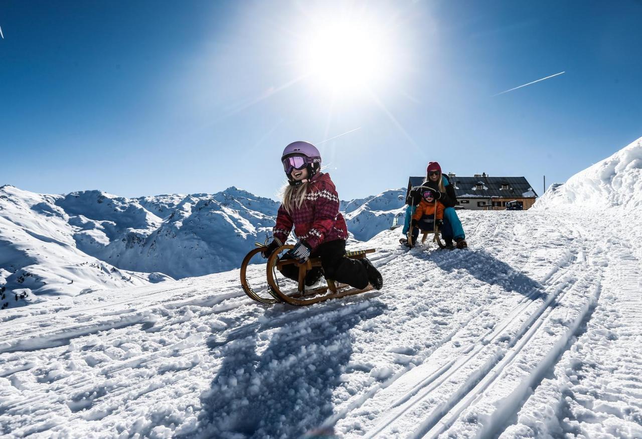 Manni Home - Rooms & Apartments Mayrhofen Bagian luar foto